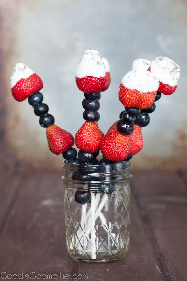 4th of July recipes | Berry Sparklers at Goodie Godmother