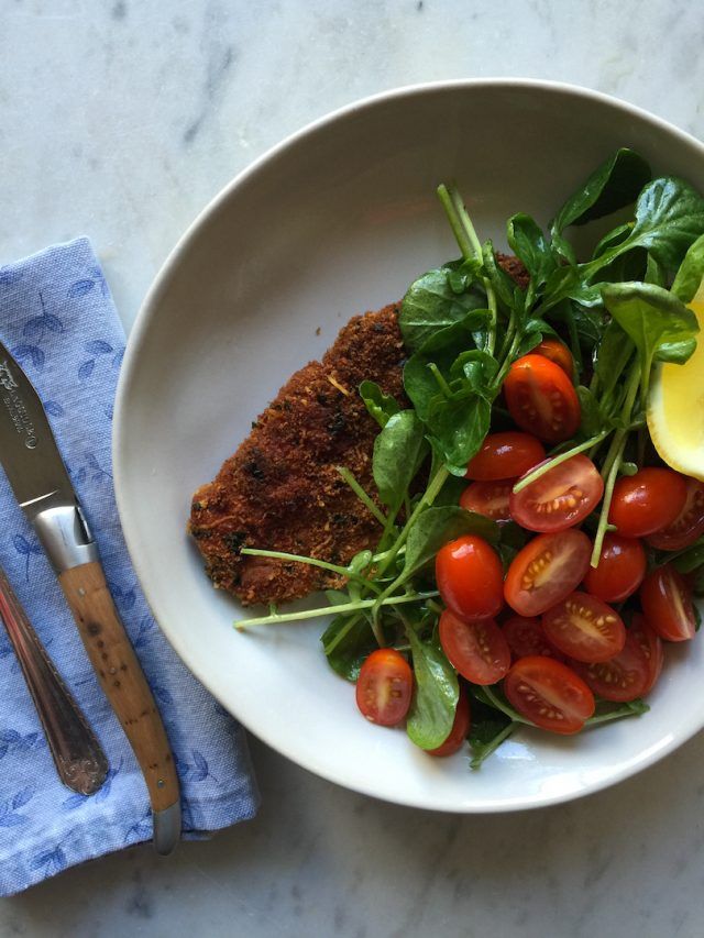 On this week's Cool Mom Eats meal plan: Easy & absolutely perfect Pork Milanese at In Jennie's Kitchen (you can easily sub in chicken too!)