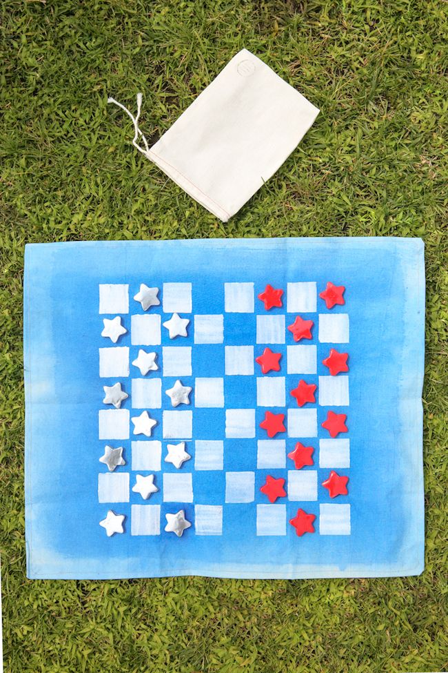 Fun 4th of July crafts and activities | DIY travel checkers board at For the Makers