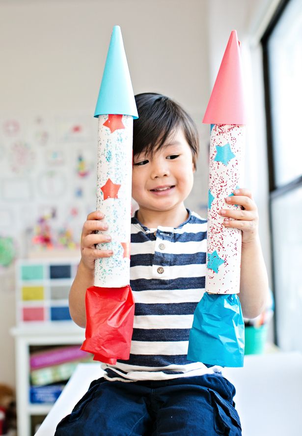 Fun 4th of July crafts and activities | DIY cardboard rockets at Hello, Wonderful