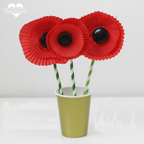 Can't find Poppies at the florist? Make this poppy flower craft at Pintsized Treasures at home instead.