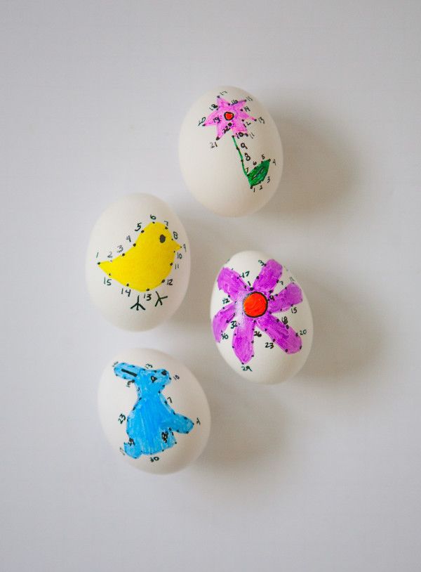 Connect-the-dots Sharpie decorated Easter eggs from Nearly Crafty
