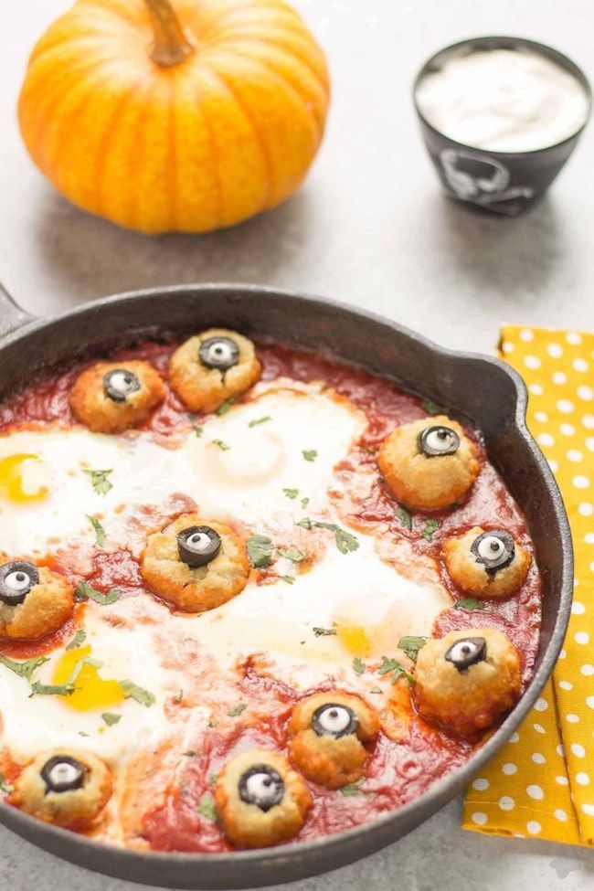 A fun Halloween dinner recipe that's also delicious and easy?! This Eyeball Skillet is a keeper for every Halloween! | Strawberry Blondie Kitchen