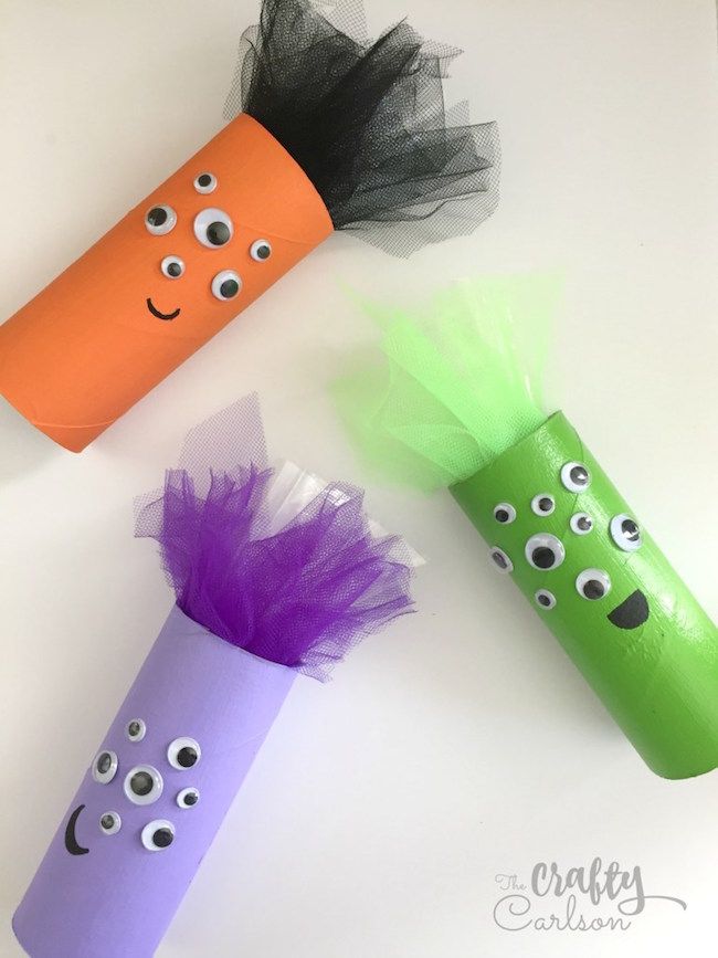 Non-scary Halloween crafts for kids: monster paper tubes at The Crafty Carlson