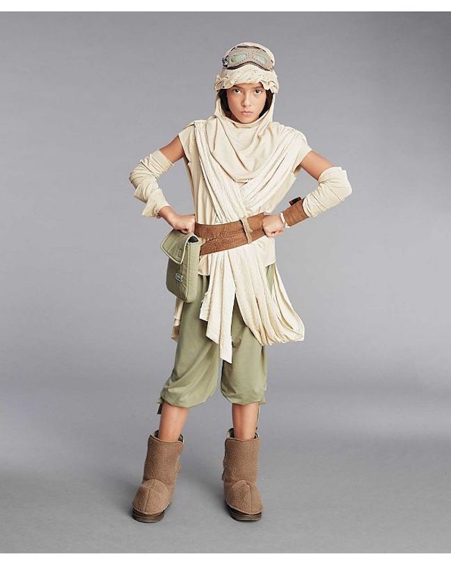 Strong girl Halloween costumes: Rey from Star Wars at Chasing Fireflies