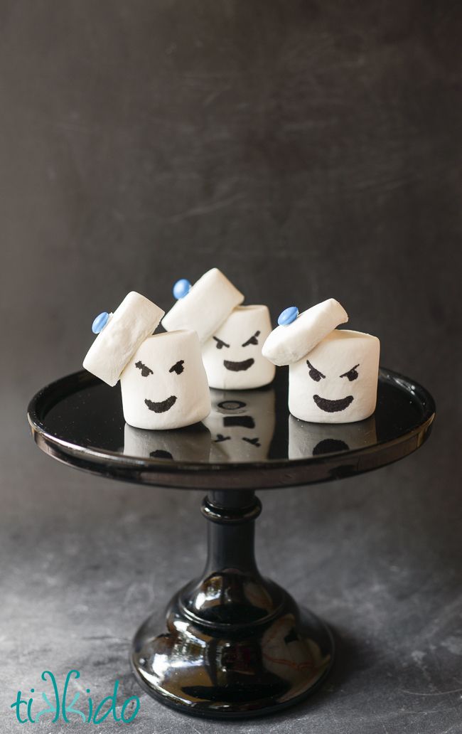 Not-scary Halloween crafts for kids: Stay Puft Marshmallow Men treats at Tikkido