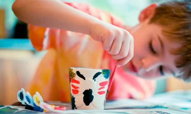 Preschool birthday party gifts under $15: Give a gift certificate to a local attraction, like a paint-your-own-pottery studio