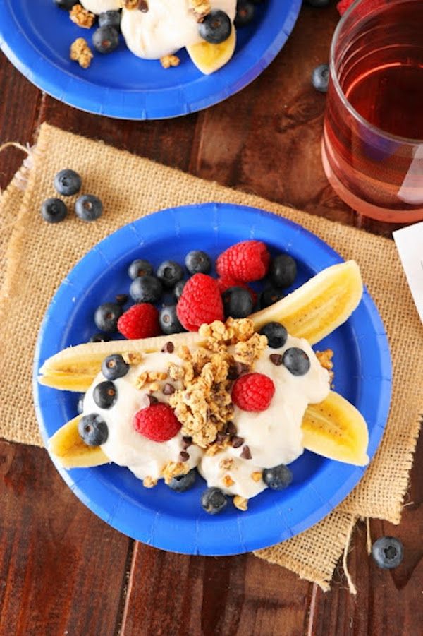 Easy brunch recipes kids can help with: Banana Splits at The Kitchen is My Playground