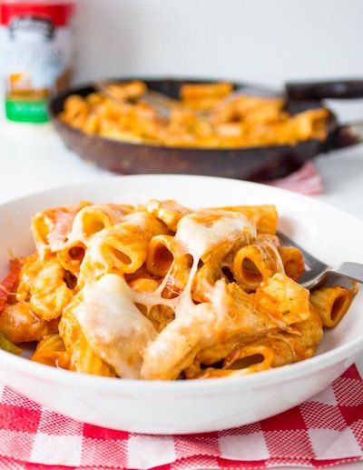 Easy, super fast pasta recipes: Quick and Easy 15-minute Chicken Pasta at Gimme Delicious