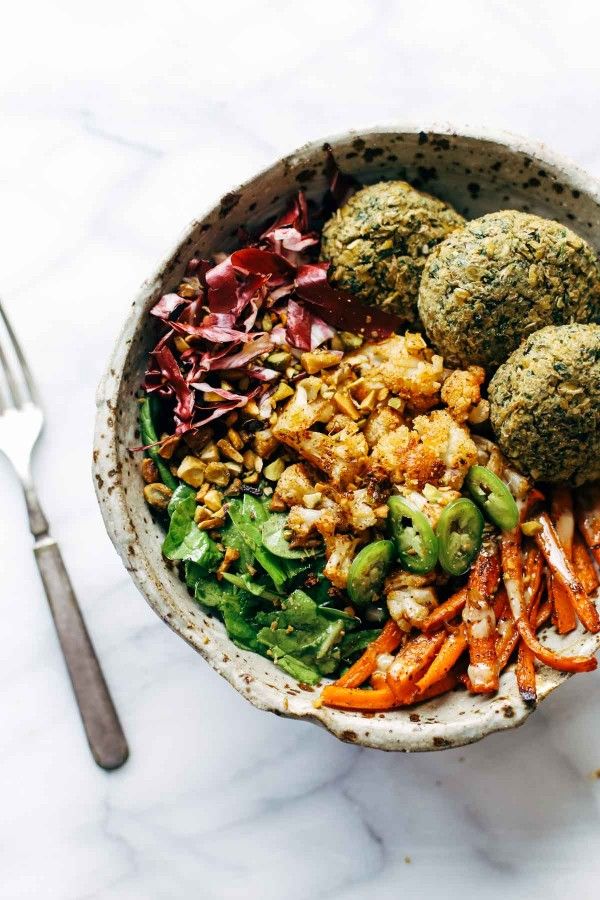How to make a Bliss Bowl without a recipe: This Ultimate Winter Bliss Bowl with Tahini Dressing at Pinch of Yum is a nutritional powerhouse!