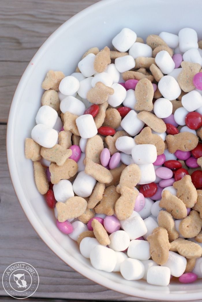 Valentine's Day classroom treats: S'mores Snack Mix at A Night Owl