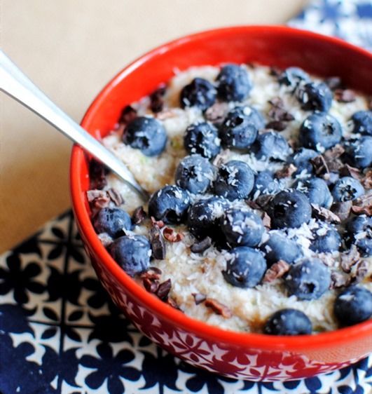 How does a food lover survive the Whole30 diet? Here are our tips, including finding plenty of Whole30 breakfast recipes like this Oatless Oatmeal at Peanut Butter Fingers | Cool Mom Eats