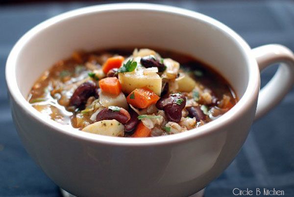 Our family-friendly guide to healthy grains includes simple barley recipes, like this hearty Bean and Barley Veggie Soup. | Circle B Kitchen 