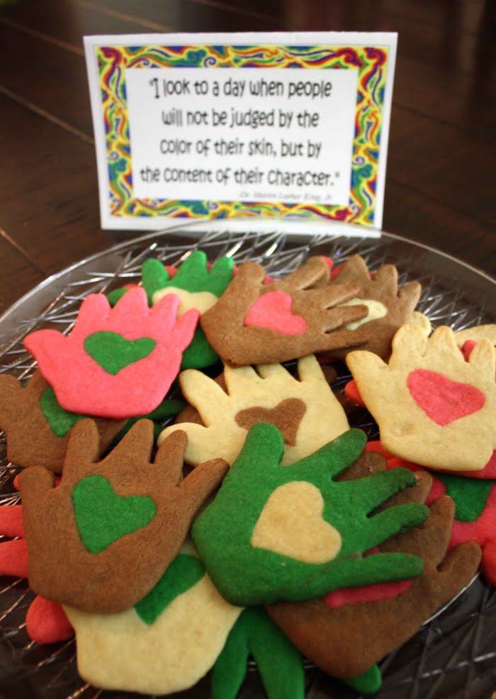 MLK Day crafts: Love in Hand cookies at Gourmet Mom on the Go