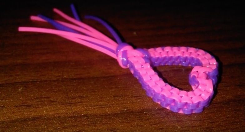 The coolest lanyard pattern instructions that every camper needs.