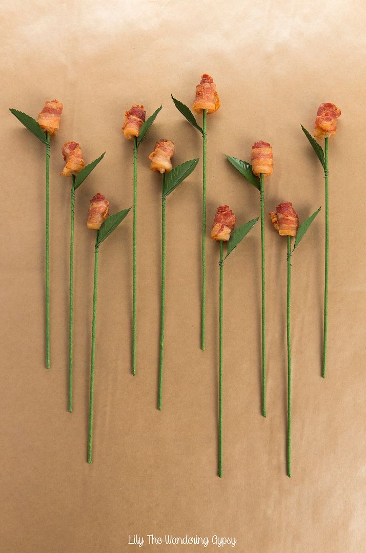 Father's Day food gifts that the kids can help make: Bacon Roses!! | Lily the Wandering Gypsy