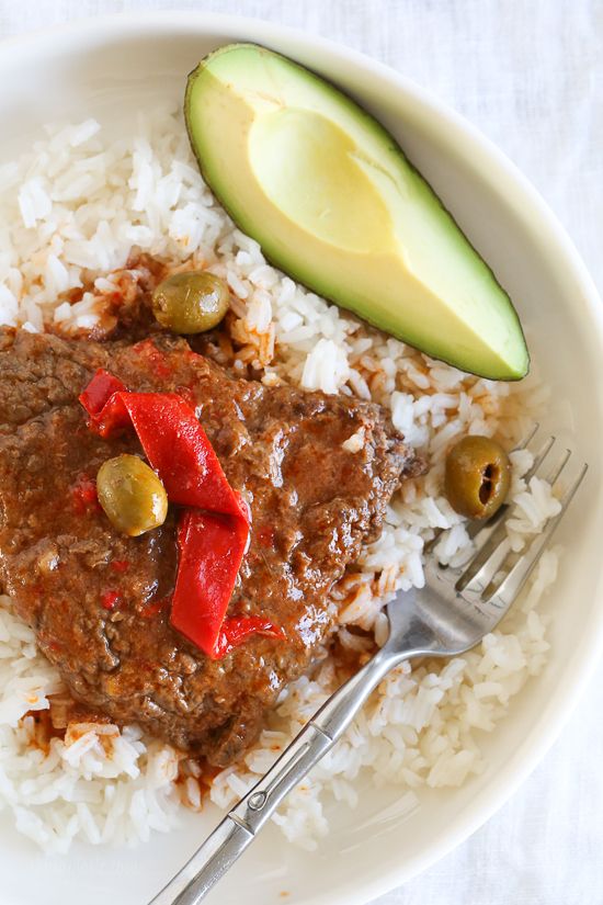 Cool Mom eats weekly meal plan: Braised Cubed Steak with Peppers and Olives (made on the stove, in a slow cooker or in an Instant Pot!) at Skinnytaste