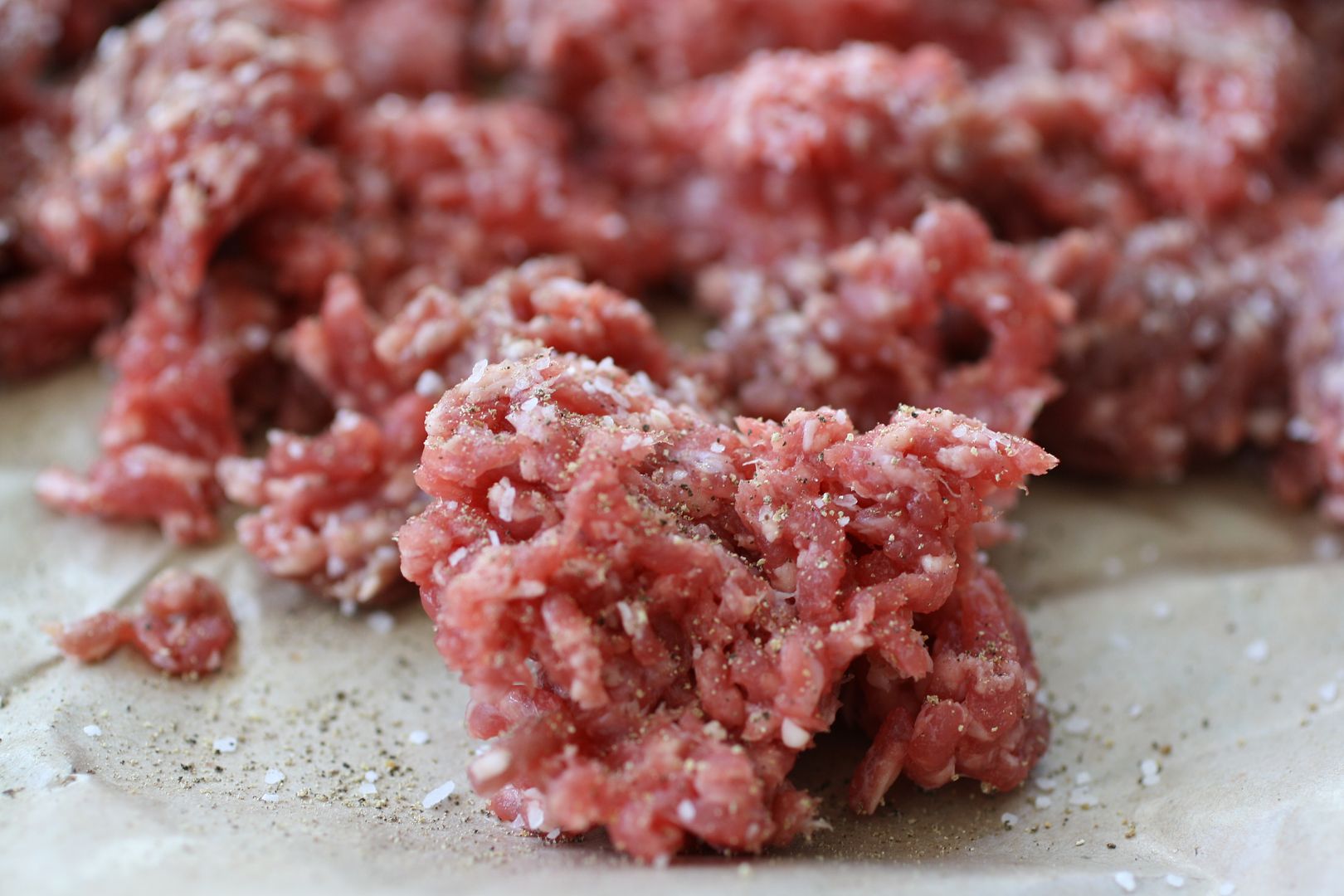 The best cuts of beef for burgers: Always start with this key meat-to-fat ratio. It's foolproof! | Jane Sweeney for Cool Mom Eats