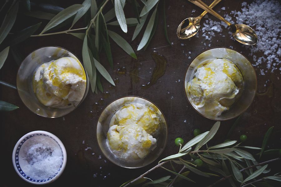 Healthier ice cream toppings: Check out how to turn high-quality, healthy olive oil into a scrumptious ice cream topping at Honestly Yum. So smart!