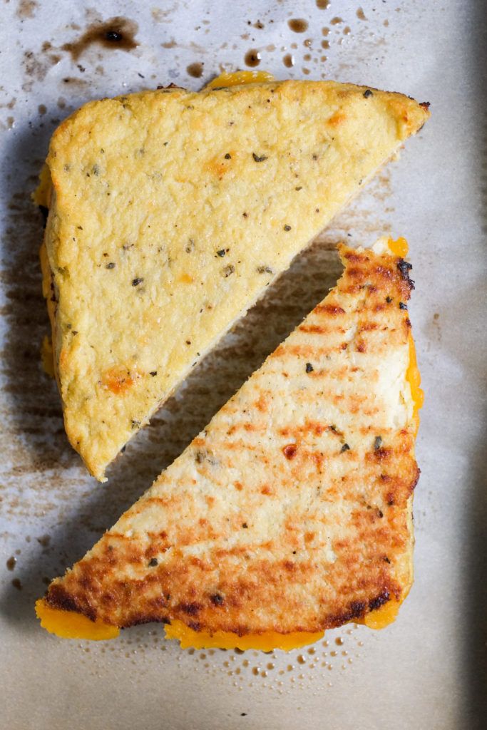 Healthy dinner recipes for your picky eater: Grilled Cheese with Cauliflower Crust at Super Healthy Kids