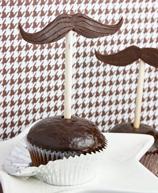 Father's Day food gifts that the kids can help make: Mustache-Topped Cupcakes at Sprinkle Bakes