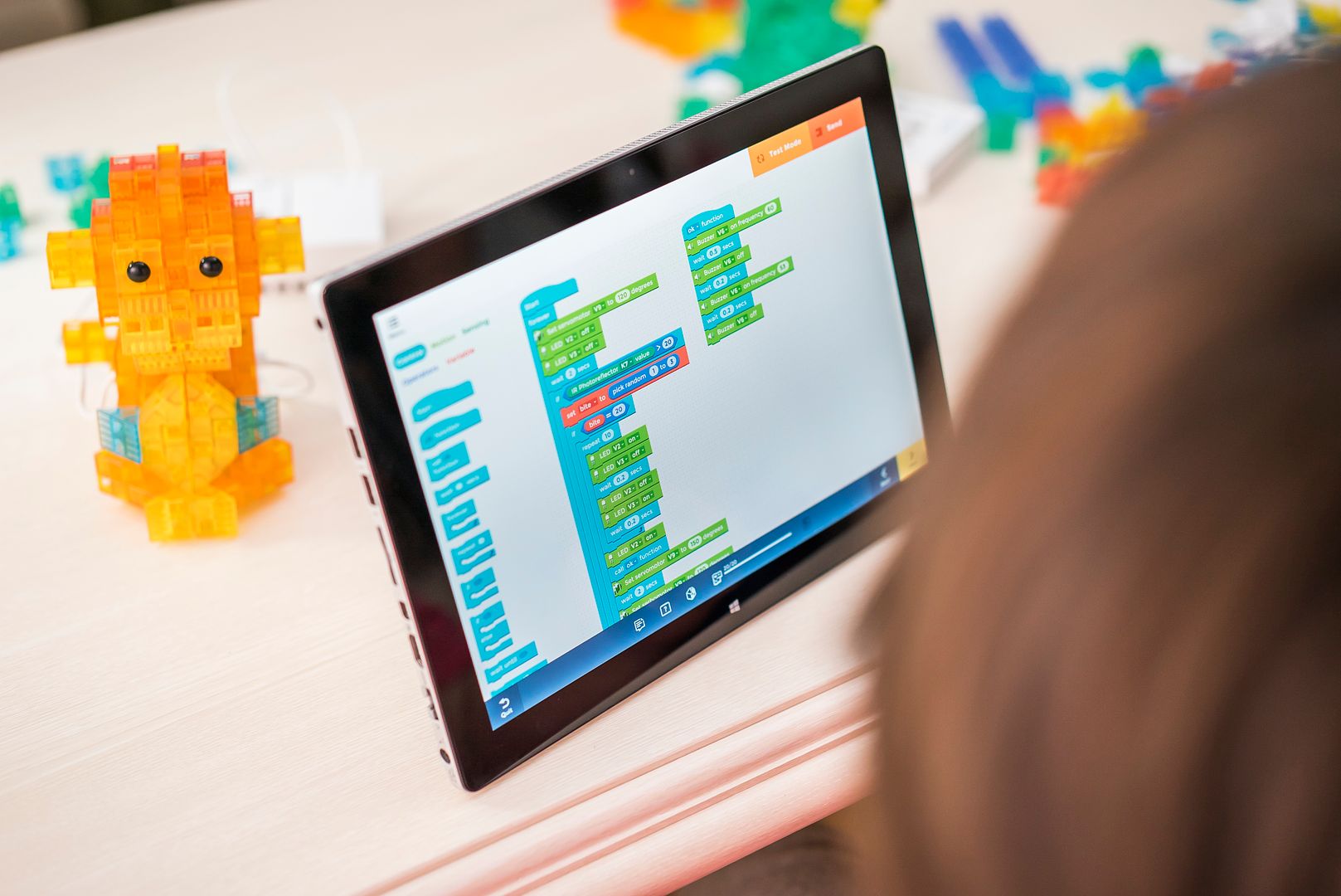 The KOOV ipad app helps kids code their own robot | sponsor