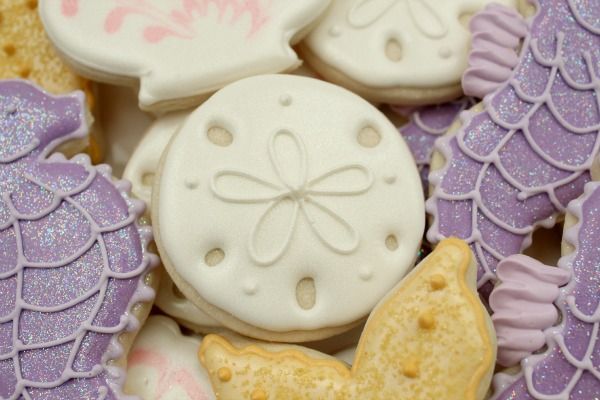 Mermaid party ideas: Simple Sand Dollar Cookies by Sweet Sugarbelle