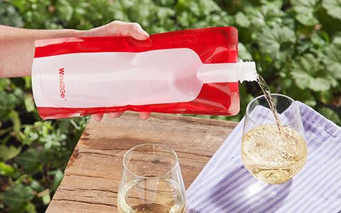 Clever ways to transport wine to picnics: Wine2Go by Flask2Go