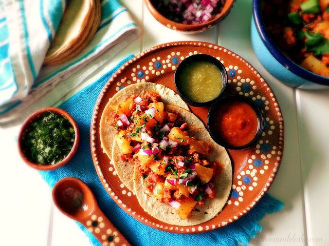 Cool Mom Eats weekly meal plan: Longaniza Pineapple Tacos at La Cocina de Leslie for #TacoTuesday of course!