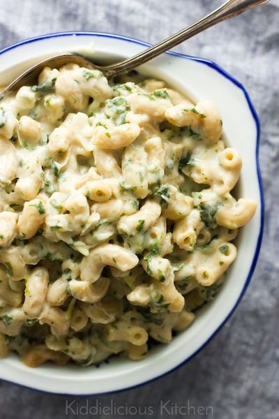 Hearty greens that last longer than lettuce: Macaroni and Cheese with White Beans and Kale | Kiddielicious Kitchen