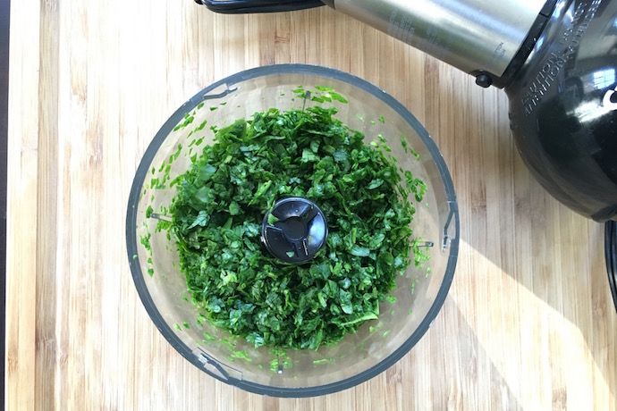 Baby spinach is a top pick for greens that last longer than lettuce. Pulse chop the spinach and add to grains or rice during the last minute of cooking. | Cool Mom Eats
