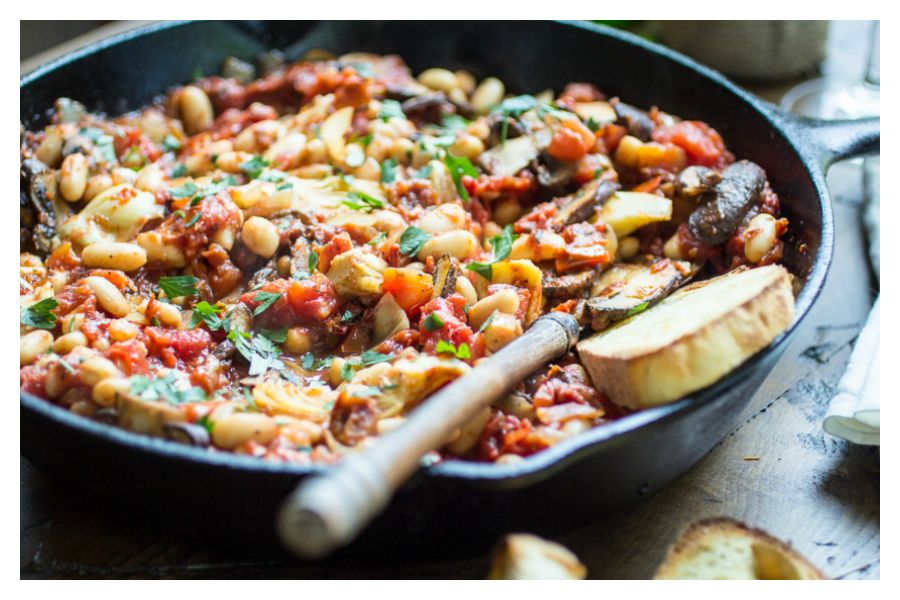 Pantry dinner recipes: Who knew canned veggies could look so delicious? Can't wait to try this 30-Minute Tuscan White Bean Skillet at The Wanderlust Kitchen. 