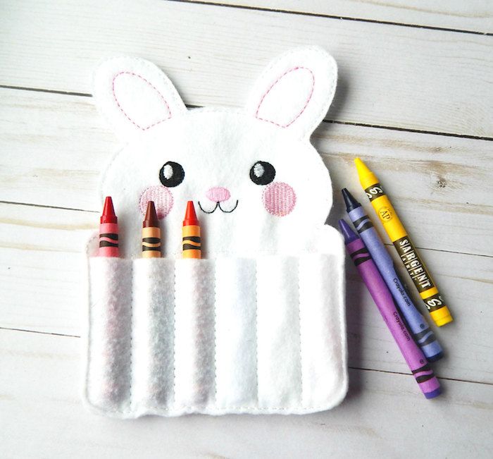 Cool bunny gifts for Easter: Crayon Rollup at ToriLynnes