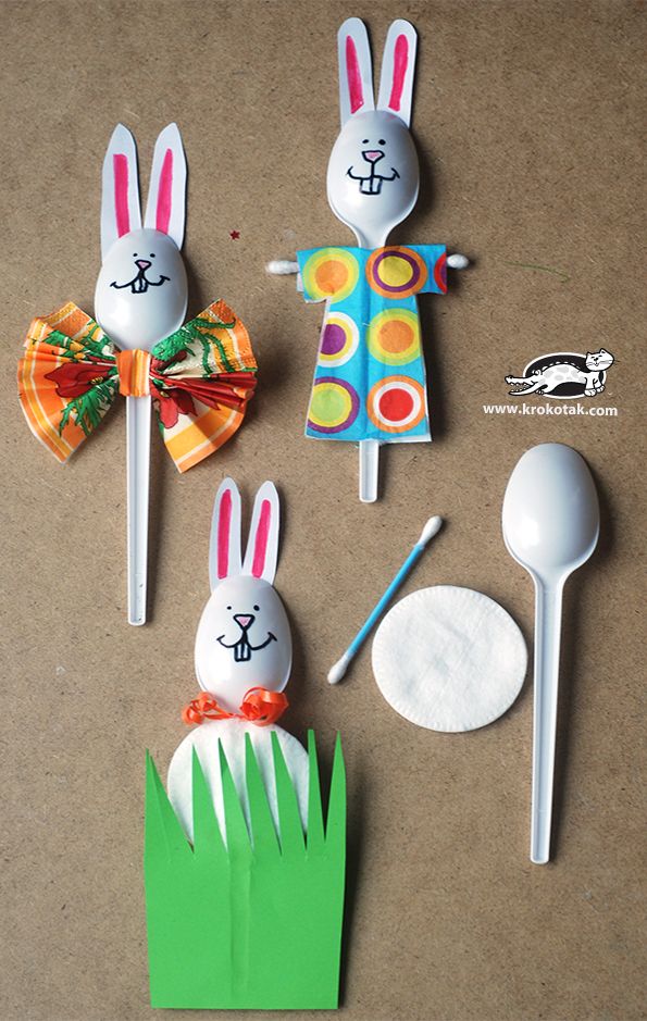 Fun and easy Easter crafts with household objects: Spoon Bunnies by Krokotak