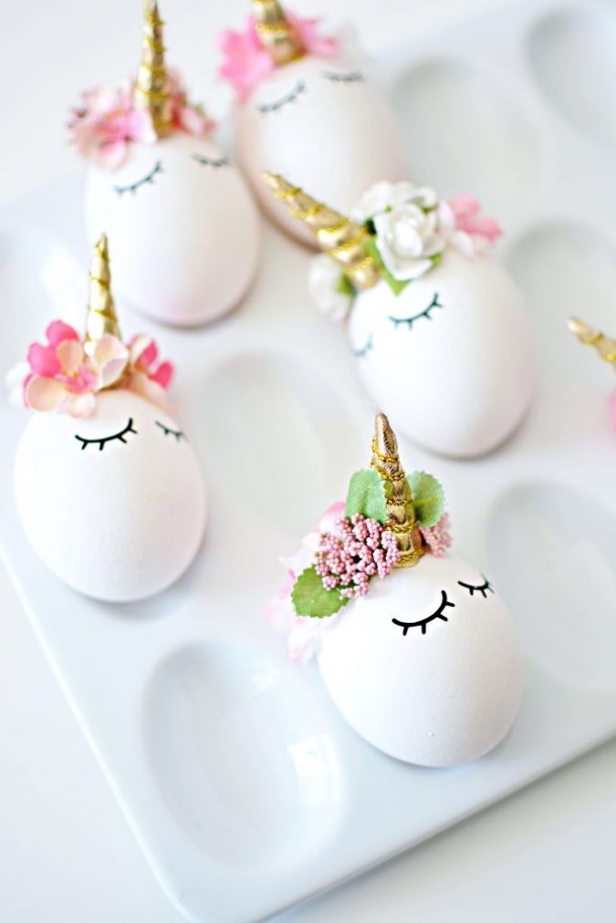 The most amazing DIY unicorn eggs for Easter at Little Inspiration