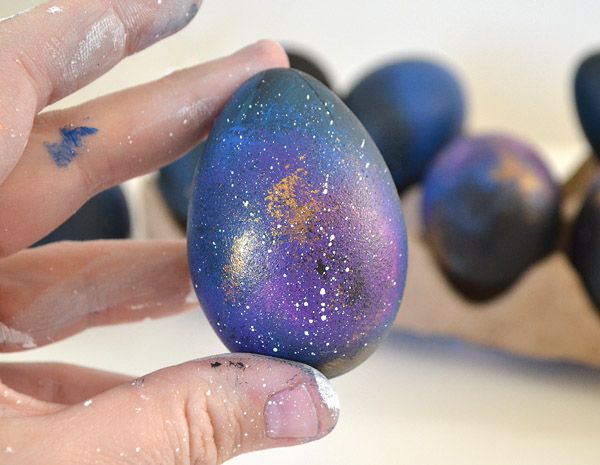 DIY galaxy Easter eggs at Dream a Little Bigger. Whoa.