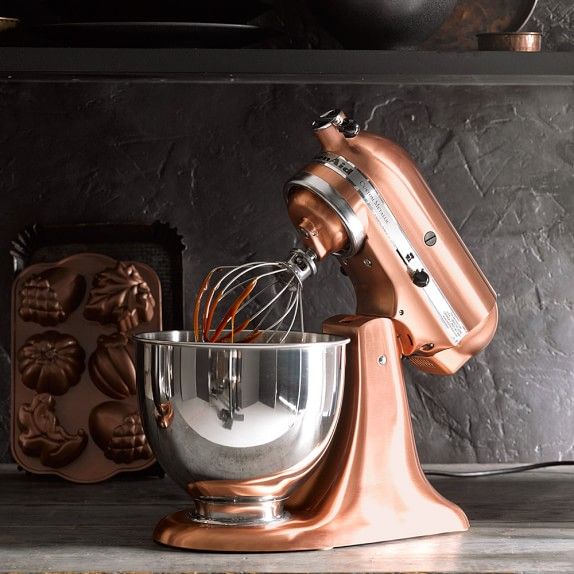 Cool Mom Eats holiday gift guide 2016: Looking to spoil the cook who has everything? This gorgeous copper KitchenAid stand mixer is a knock out gift! 