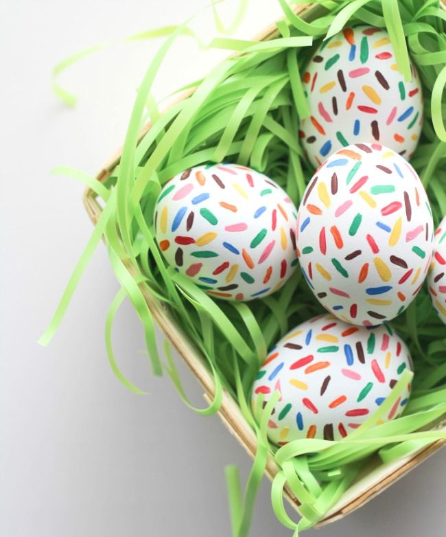 Food Easter egg decorating ideas: Sprinkles eggs at Let's Mingle