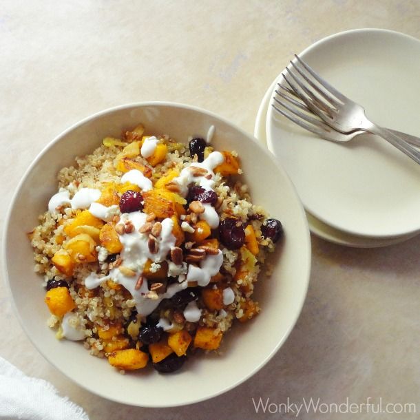Gluten-free Thanksgiving recipes: Pack all your favorite flavors into this super healthy Gluten Free Vegetarian Pumpkin Quinoa Bowl. | Wonky Wonderful