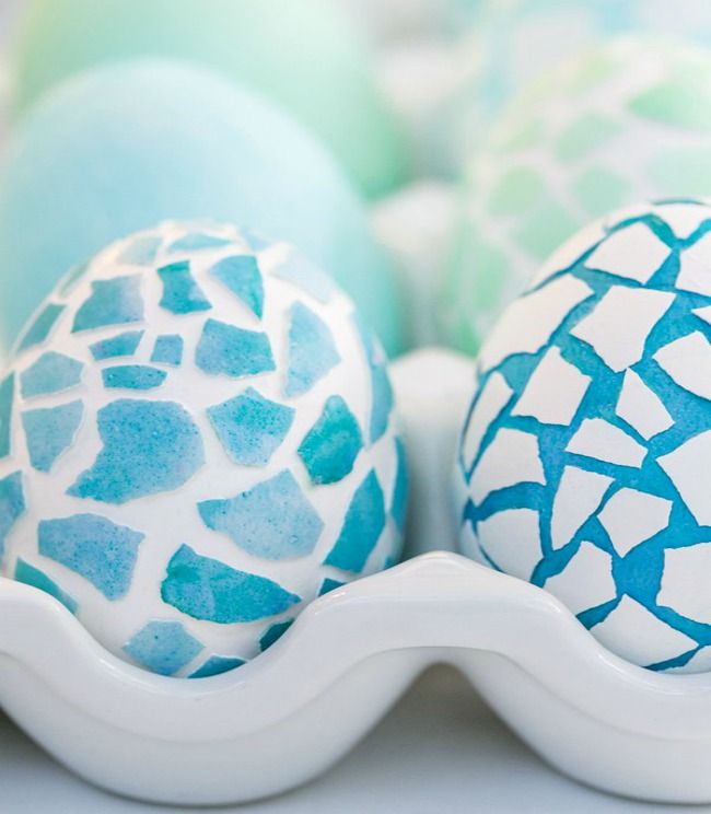 Easter egg decorating ideas: Mosaic Easter Eggs from Sugar and Charm