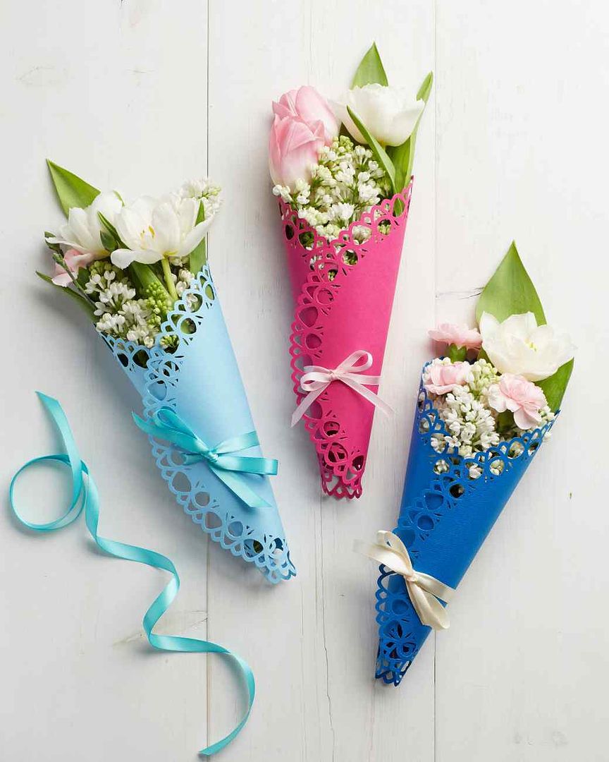 homemade Mother’s Day gifts: DIY doily flower wrapping | Martha Stewart
