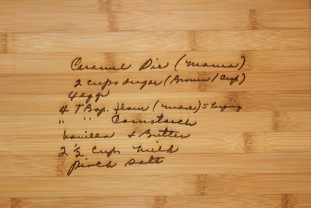 Custom gifts for mom: Custom engraved cutting boards with handwritten recipes at 3D carving