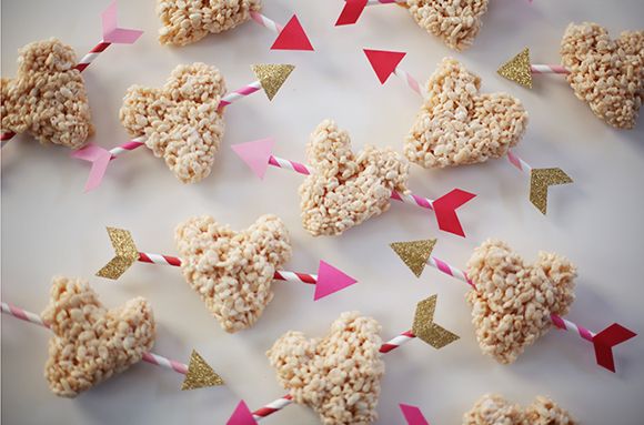 homemade Mother’s Day gifts: Tin of heart-shaped rice krispy treats | pink sugarland