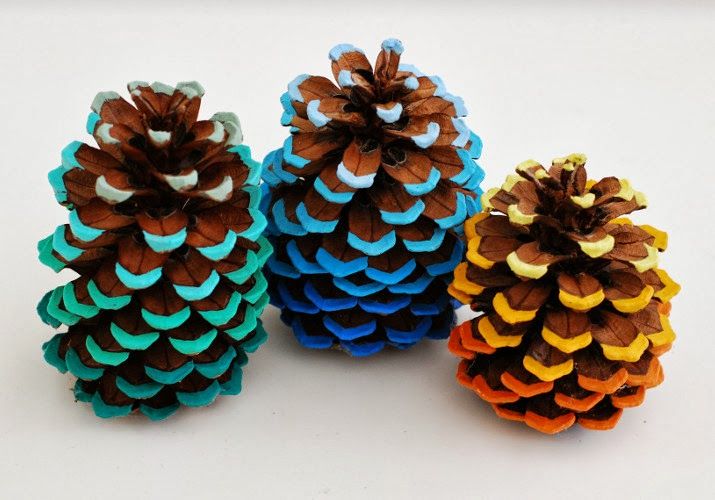 Nothing campy here. these DIY Ombre Pinecones bring some serious style to any craft table. | Whimzeecal