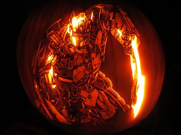 Don't mess with this Optimus Prime pumpkin we found at Instructables