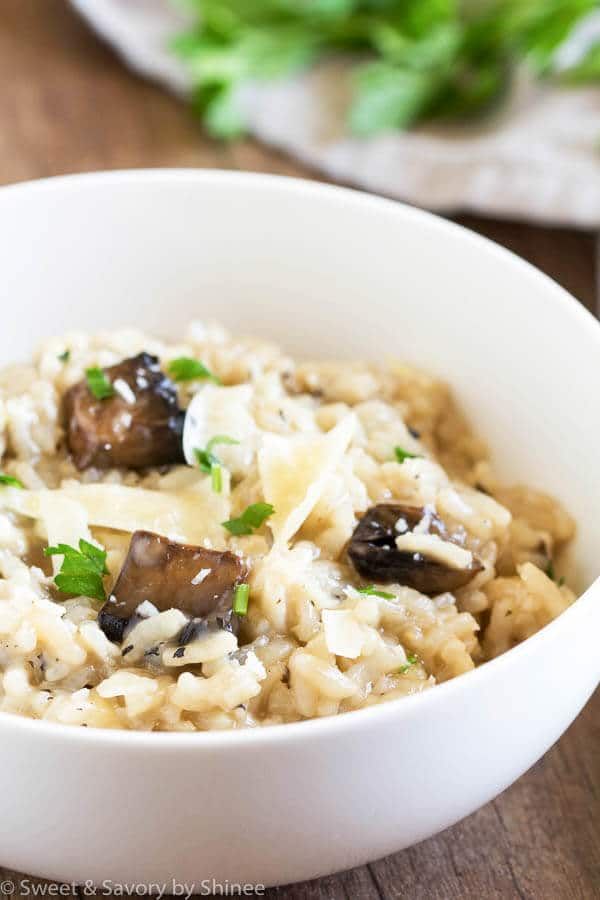 Stocking kitchen for baby: Blown away that this No Stir Pressure Cooker Mushroom Risotto was ready in less than half an hour! | Sweet and Savory by Shinee. 