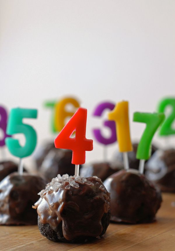 An easy Oreo cookie ball advent calendar that the kids will surely love | A Subtle Revelry
