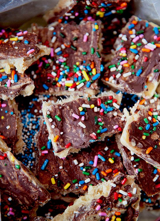Last-minute Valentine's Day treats: I'm dying for this Cracker Toffee at Eva Bakes. 