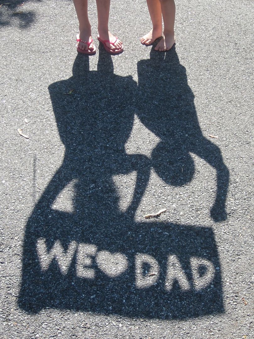 DIY Father's Day gifts kids can make: Father's Day Silhouette Picture at Crafty Gator