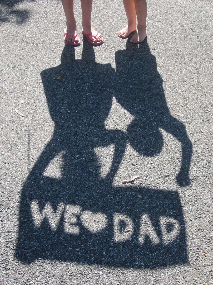 DIY Father's Day gifts kids can make: Father's Day Silhouette Picture at Crafty Gator